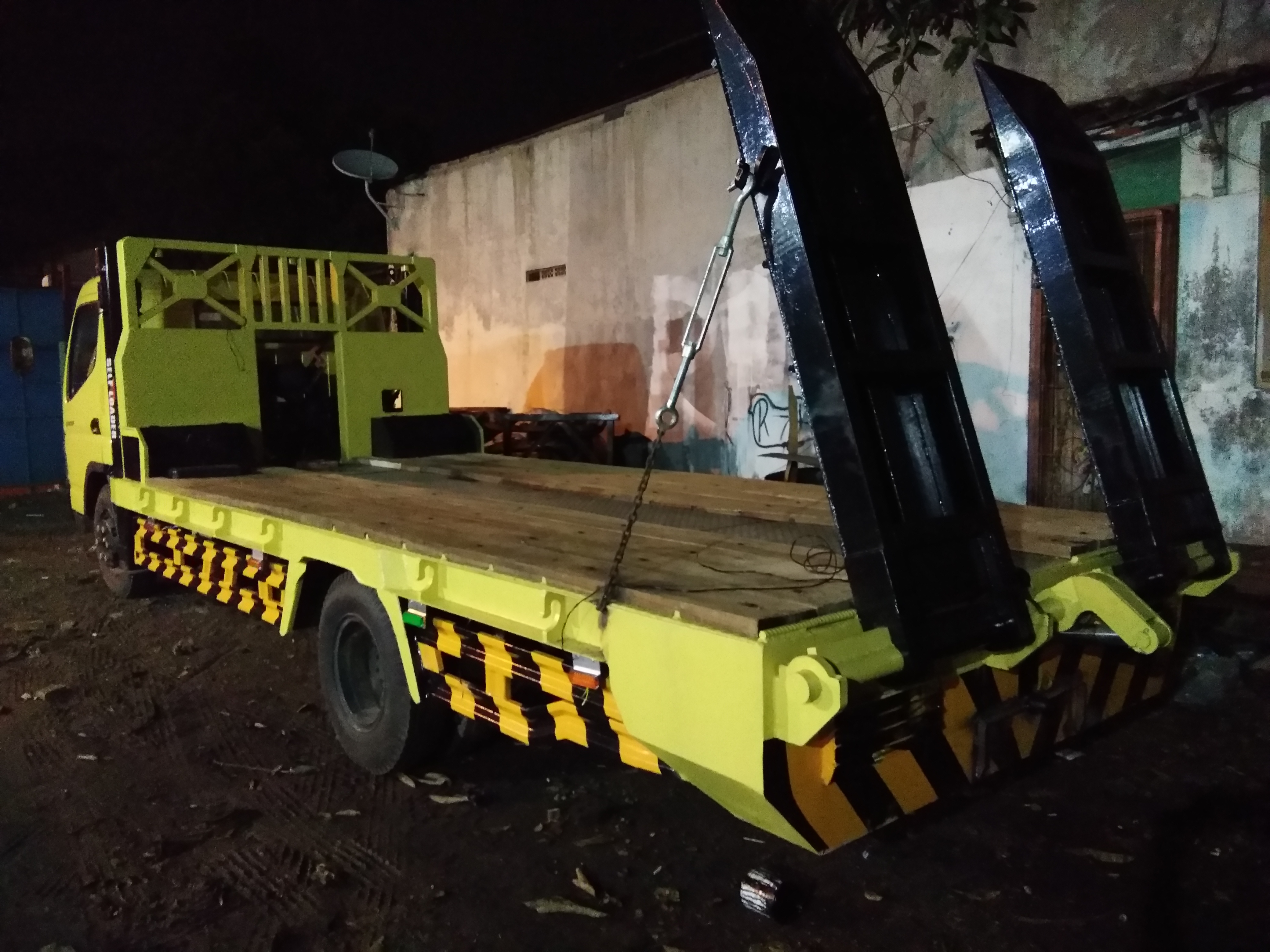 Dokumentasi Pengerjaan Karoseri 1